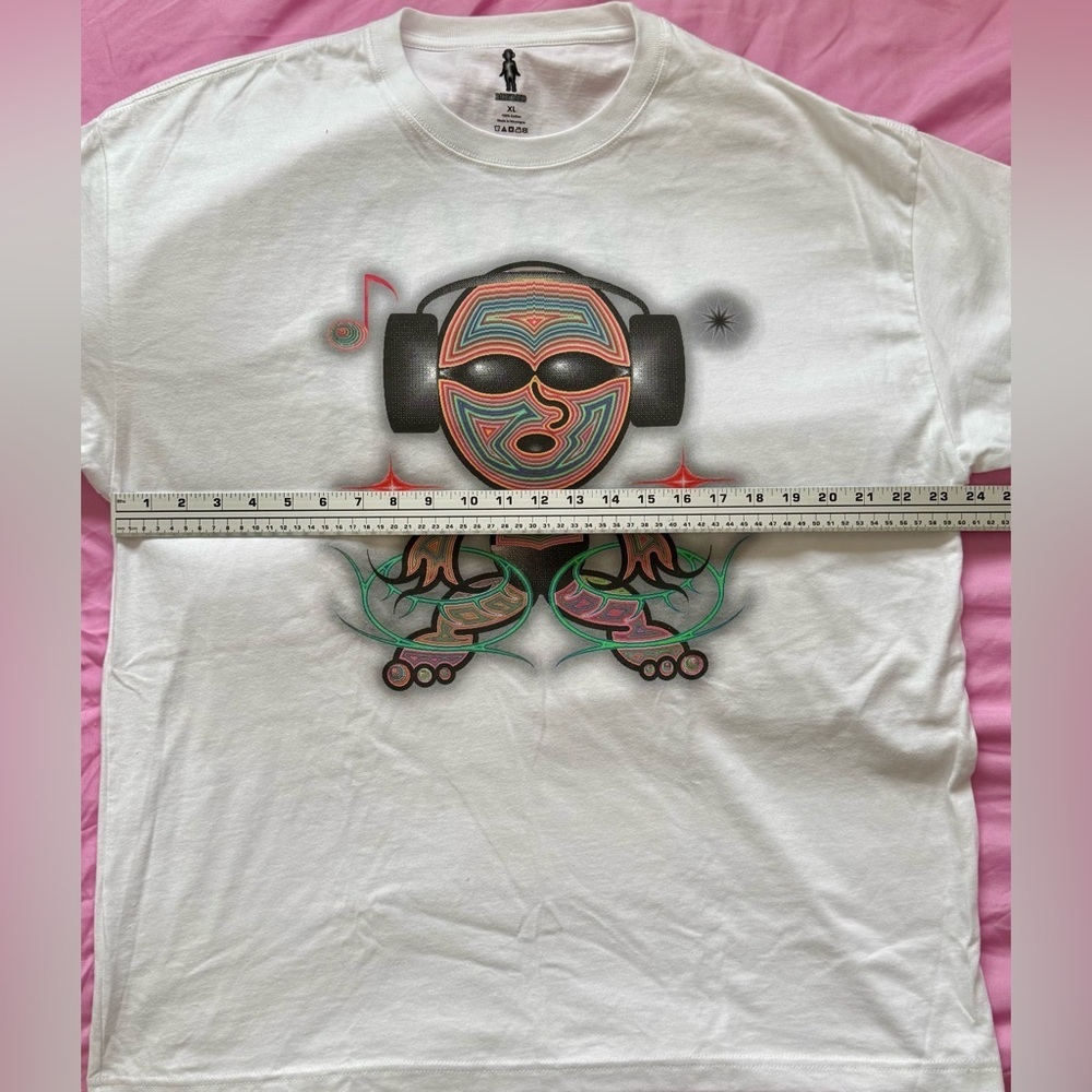Bobby Radio XL Graphic Tee – Tribal Headphones Art Shirt, 9989 Airbrush Back - Picture 6 of 7